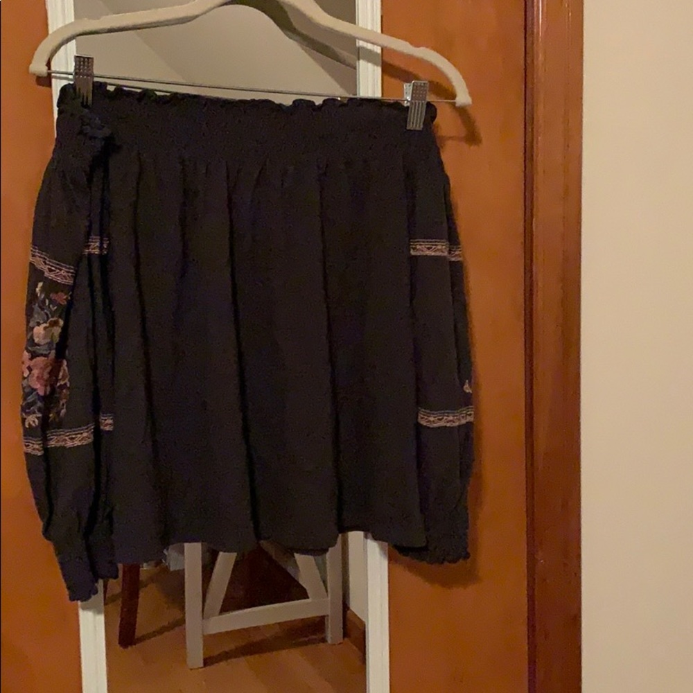 Off the Shoulder AEO Blouse